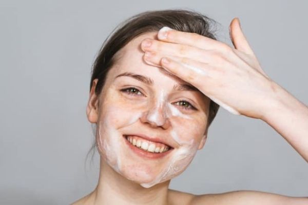 Sữa rửa mặt Skin Balancing Oil-Reducing Cleanser phù hợp với da dầu 